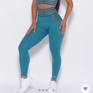 Bombshell NWT statement leggings in seafoam size small